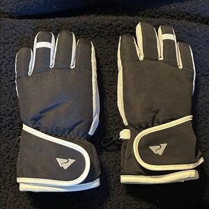 Black and White Winter Gloves
